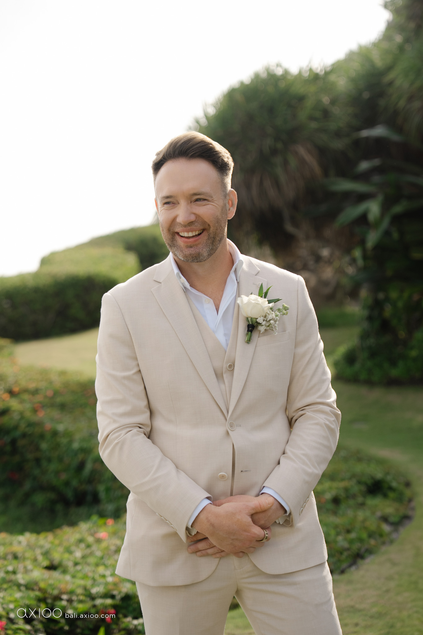 Axioo: A Universe of Love